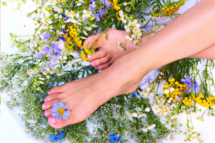 Жіночі секрети краси - догляд за ногами