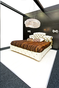 Поєднання класичних і сучасних форм на прикладі спальні
